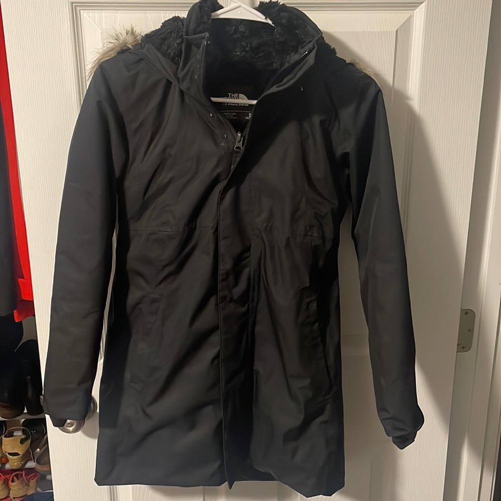 The North Face Down Parka (girls)